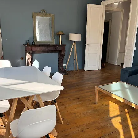 Elegant En Plein Centre-ville Apartamento
